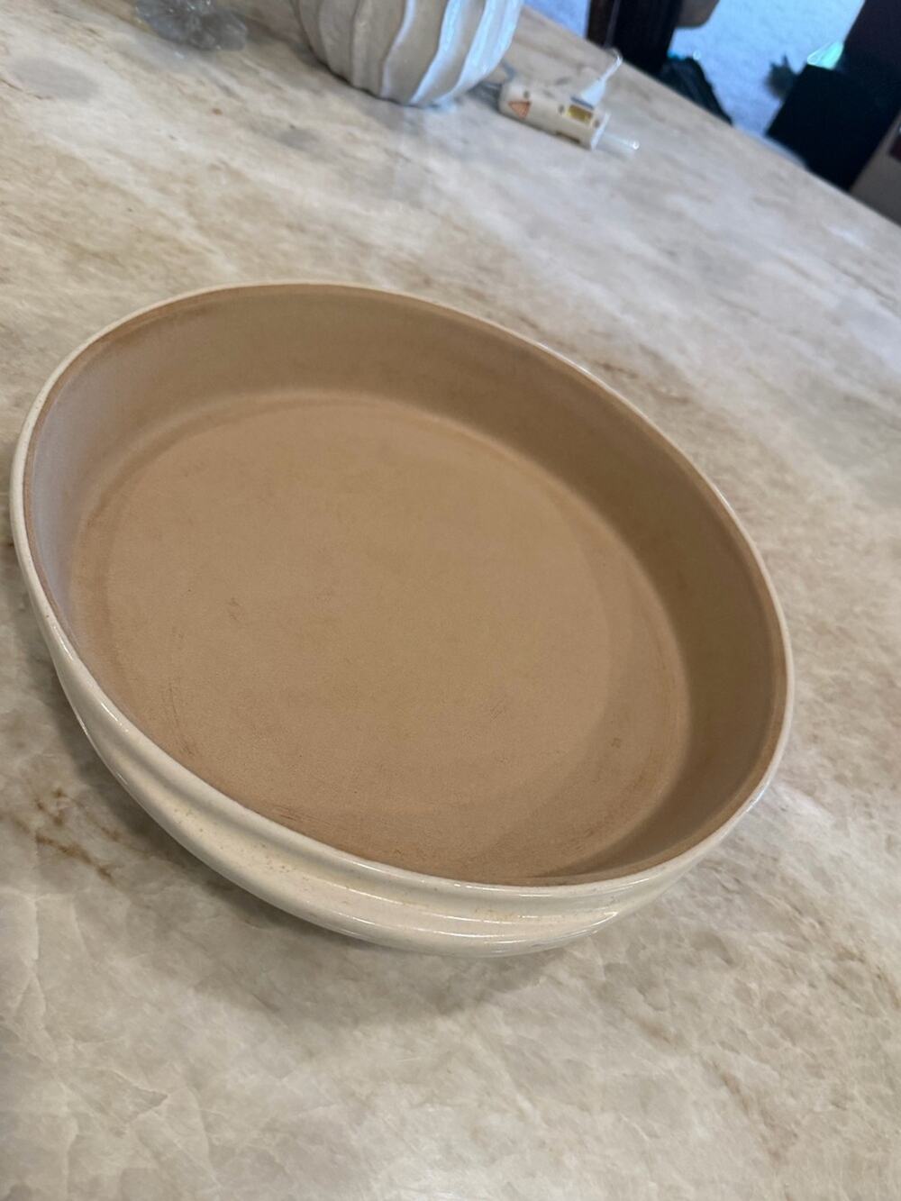 Large 11” round pampered chef stoneware baker cream enamel